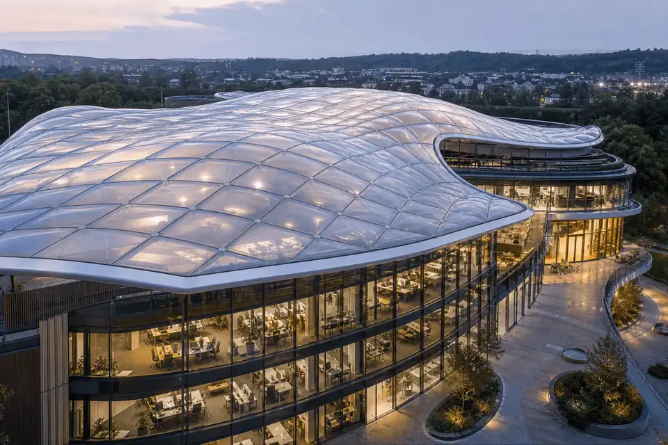 Freeform curved ETFE cushion field on a commercial building — Commercial Building ETFE Roofing systems