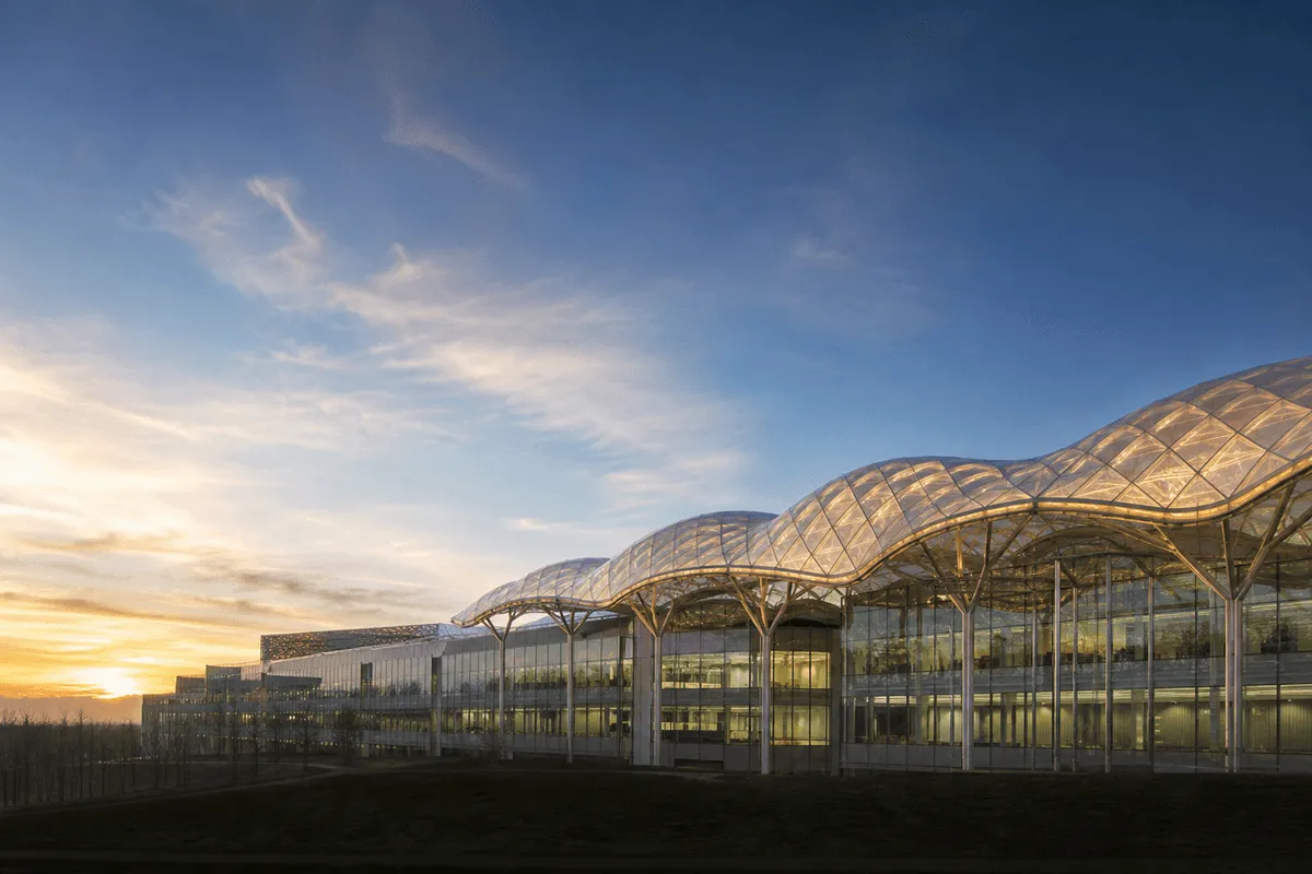Exterior of a modern hospital with translucent ETFE roof — Hospital ETFE Roofing systems