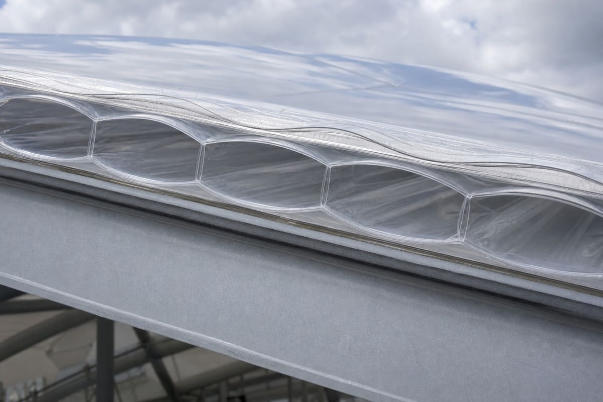 Multi-layer ETFE air cushion roof