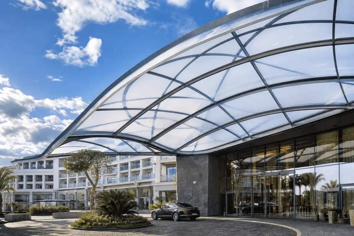 Single ETFE foil keder in aluminum channel on steel rafter — ETFE technical guide — ETFE technical guide